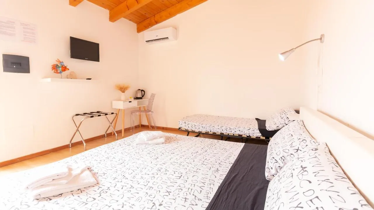 Spapparra B&B Cabras Bed & Breakfast
